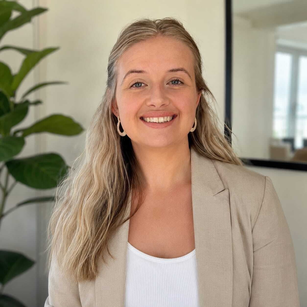 Annimie van der Westhuizen, Placement Executive